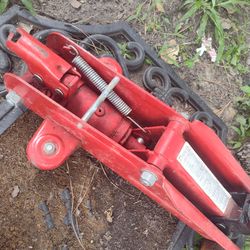 Floor jack no stick only 30$ heavy duty iron. Herramienta TOOLS nesesita una llantita