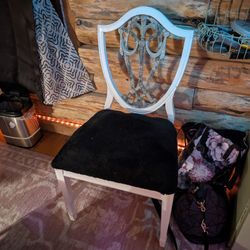 Vintage Antique Solid Mahogany Traditional Duncan Phyfe Style Shield. 