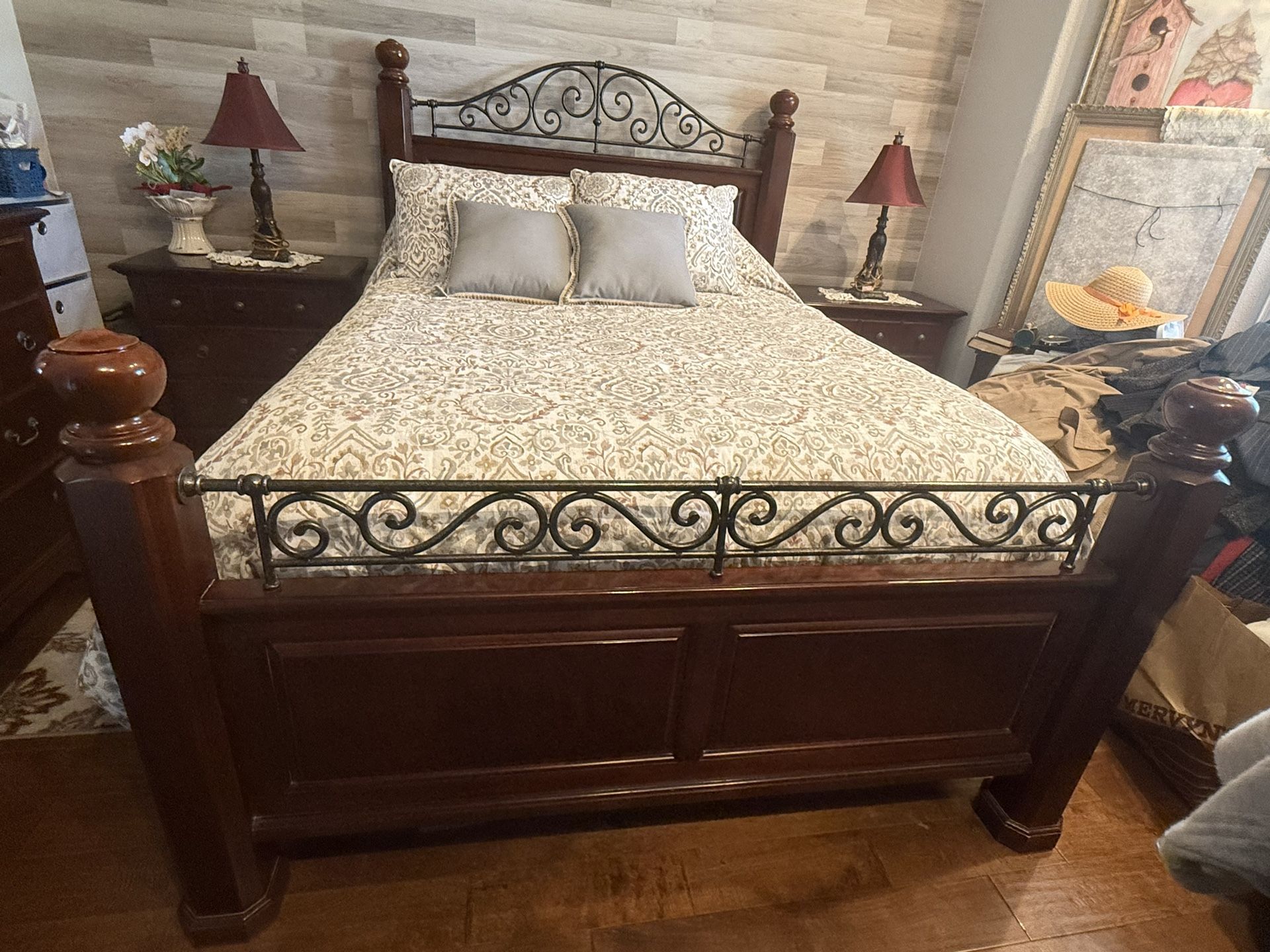 Queen Bedroom Set