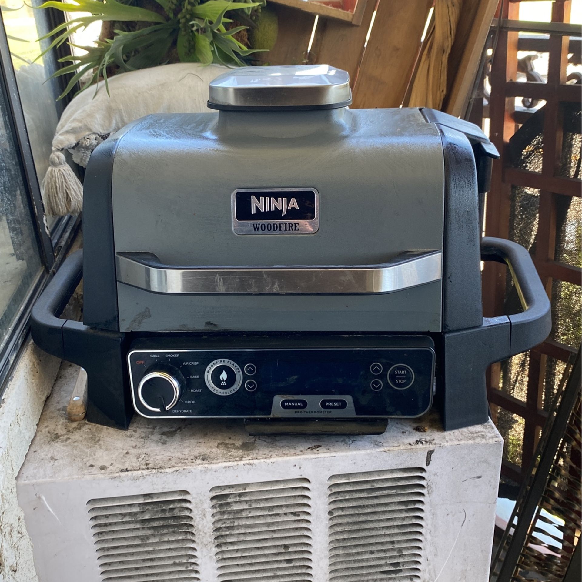 Ninja Wood Fire Grill Like New