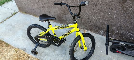 18" Huffy Rock It Kids Bike with Training Wheels (Neon Yellow)