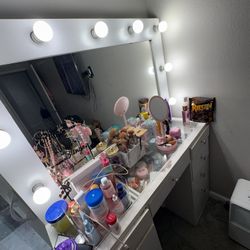Vanity mirror