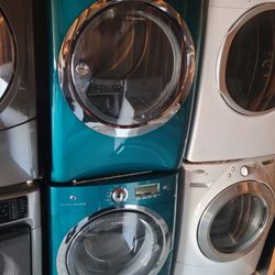 Stackable Washer And Gas Dryer Set In Blue 