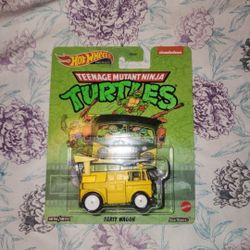 Hot Wheels Premium Teenage Mutant Ninja Turtles Party Wagon