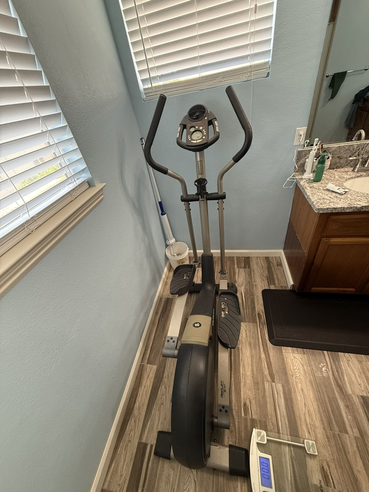 Elliptical Exercise Machine