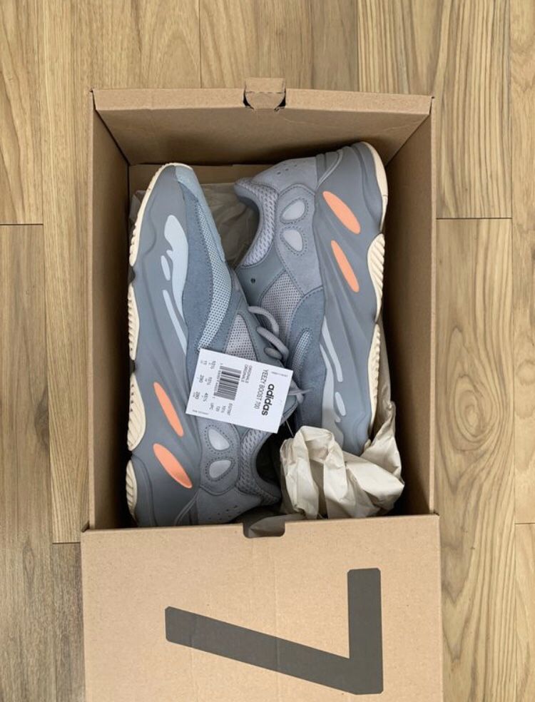 Yeezy boost 700