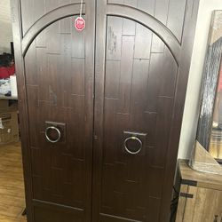 Bar/Buffet Armoire