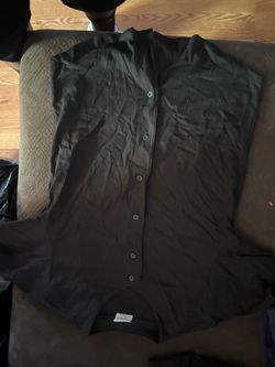 Black buttoned small T-shirt