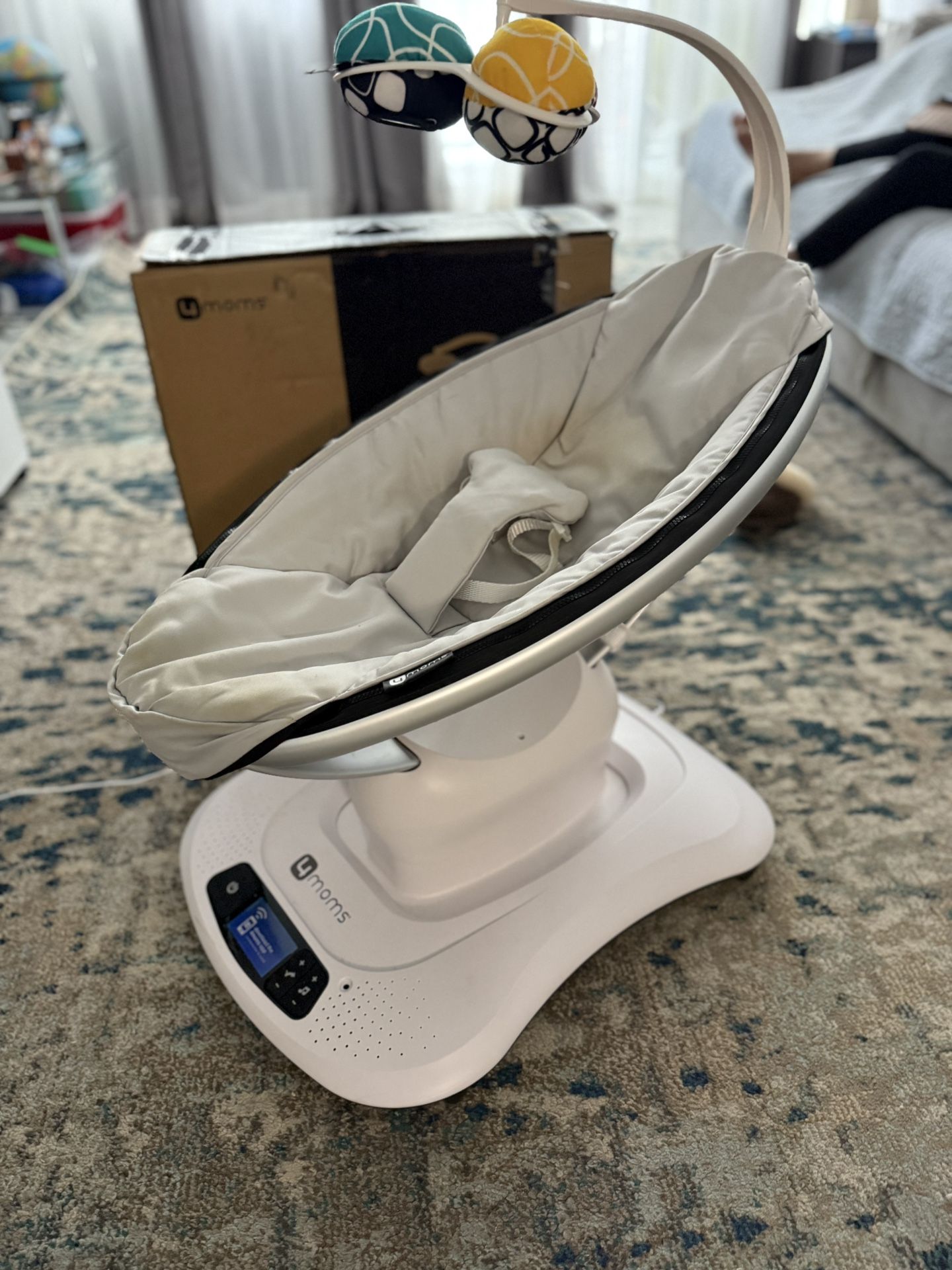 4 Moms mamaRoo4
