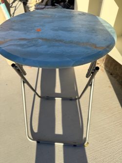 Round Folding Stool with Metal Frame