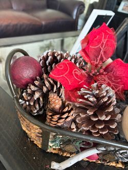 Christmas Pinecone Basket Centerpiece