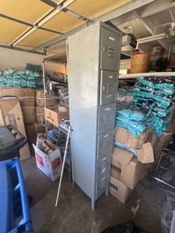 1 x 6 locker stand