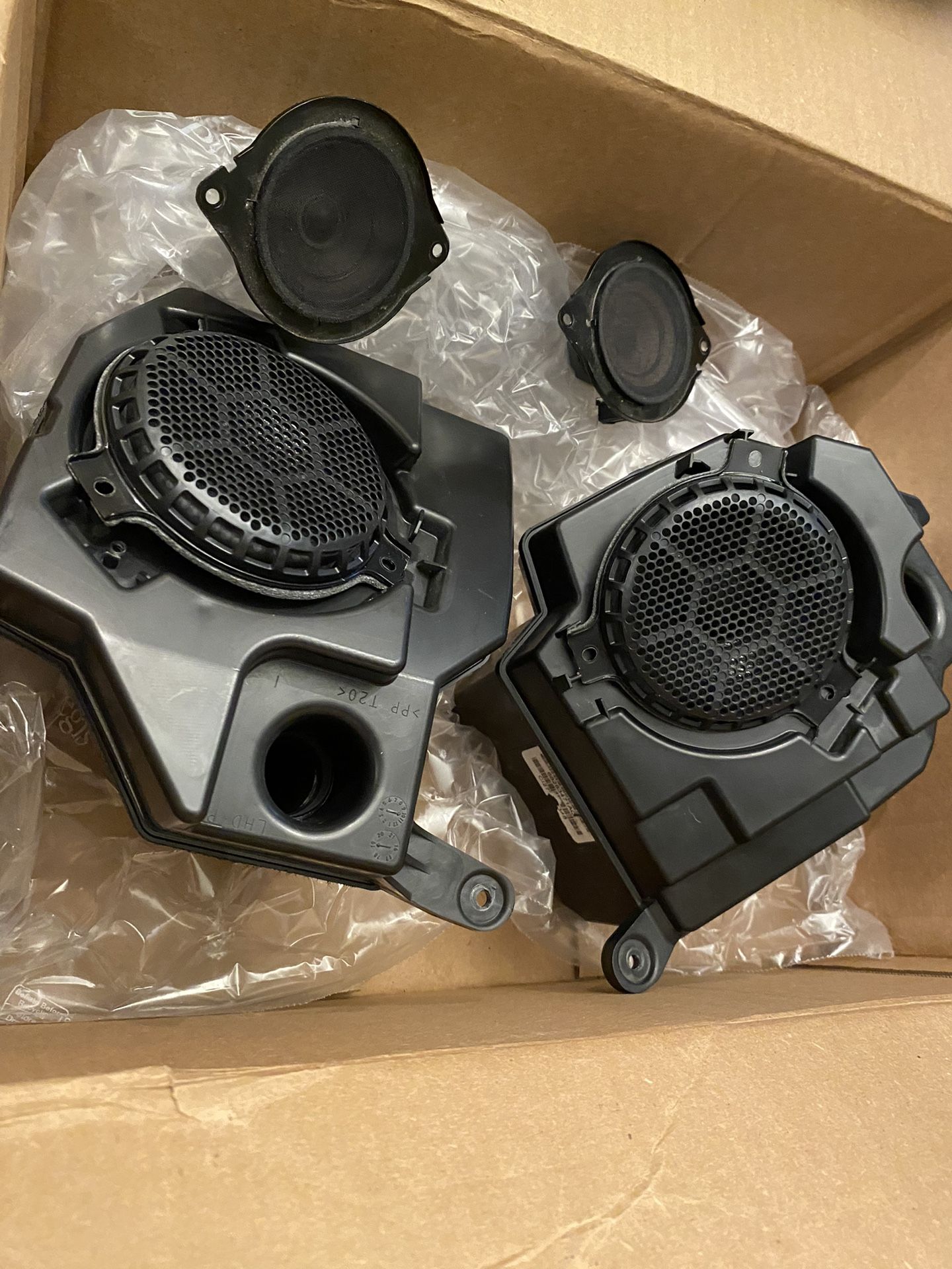 2020 Jeep Willys OEM Speakers 