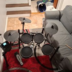 Alesis Electric Drumset WITH SPEAKER