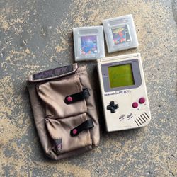 Original Nintendo Gameboy  Console + Compact Case + 3 Games 