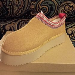 Platform Faux Suede Lined Women's Slippers Tan Red EU 41 Embroidered Pull Tab Size 10