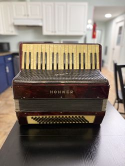 Piano Accordion - Hohner Verdi II, Red Pearl