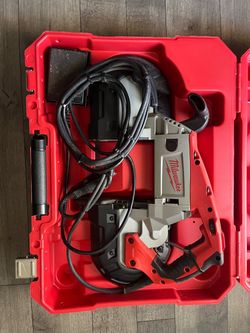 Milwaukee Corded Bandsaw with Case