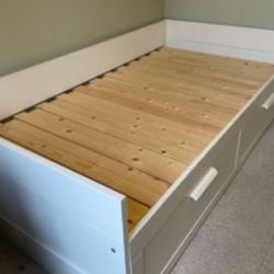 IKEA BRIMNES Daybed – Twin with Pull-Out Full + 2 Storage Drawers