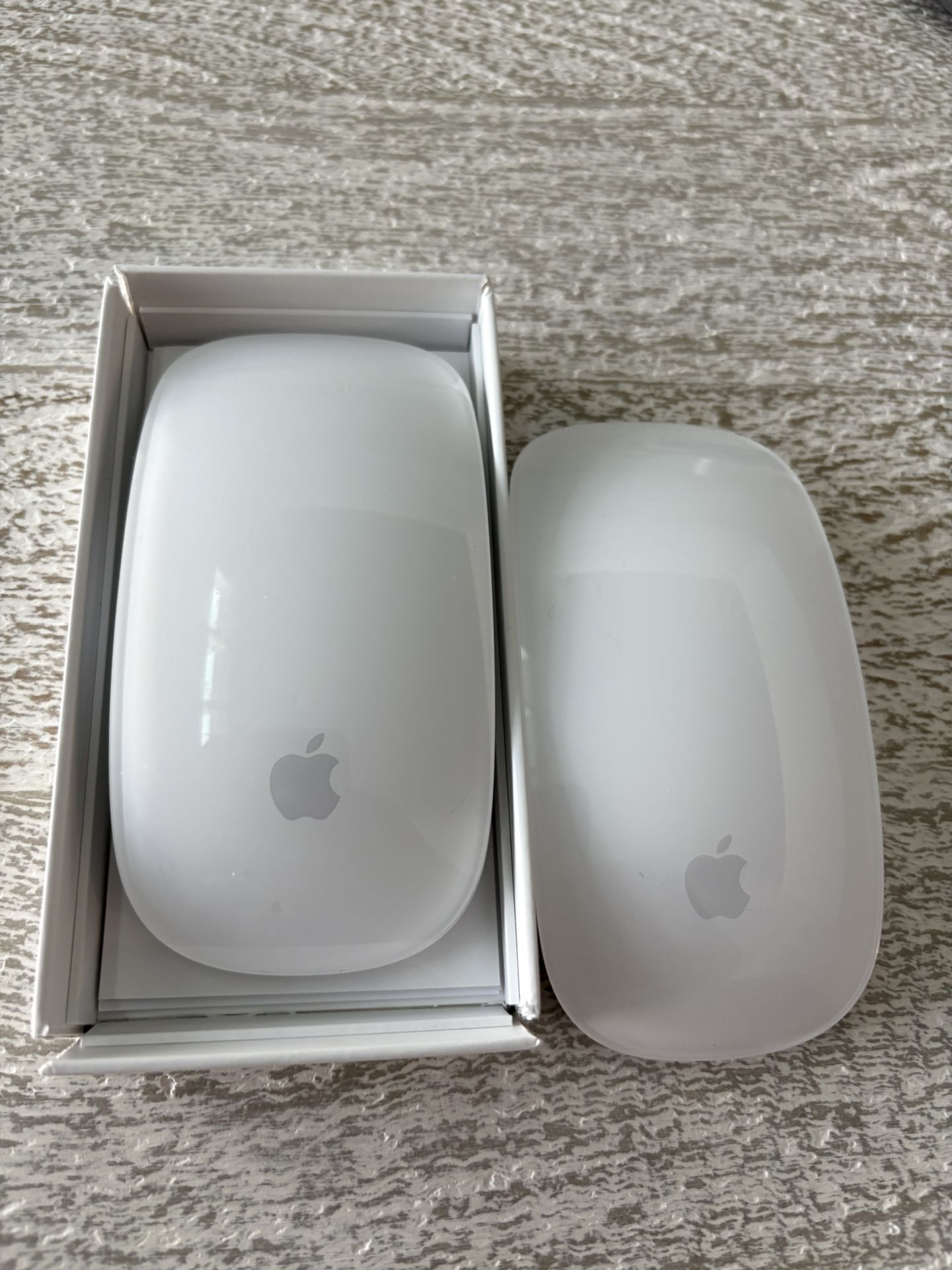 2x Apple Magic Mouse