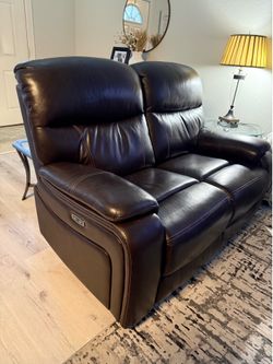 Costco  Leather Double Reclining Sofa – Excellent Condition