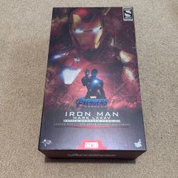 Hot Toys Iron Man Mark LXXXV Battle Damaged Version