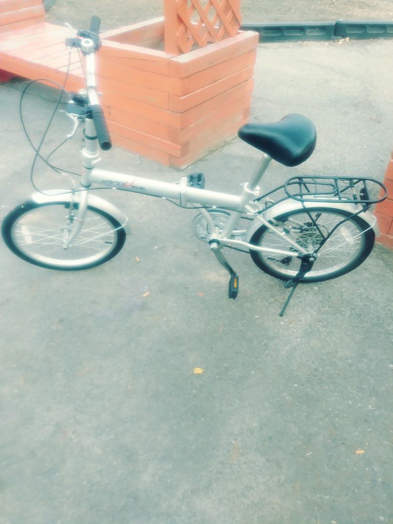 Unyousual folding 6 speed barely used
