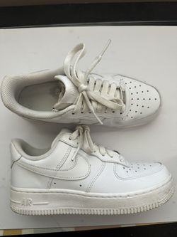 NIKE AIR FORCE WOMENS SIZE 5