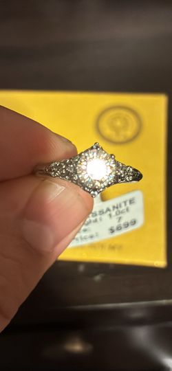 Size 7 moissanite diamond ring