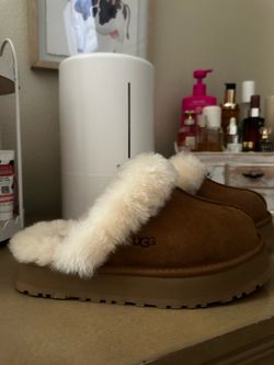 Size 8 Uggs