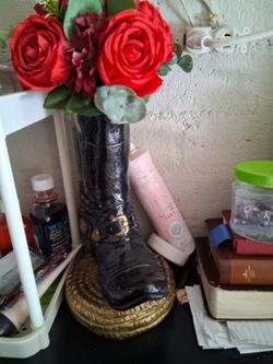 Boot base with roses