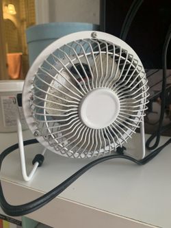 Mini desk fan