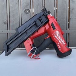 Milwaukee M18 FUEL 3-1/2 in. 18- Volt 21-Degree Brushless Cordless Framing Nailer (Tool-Only)