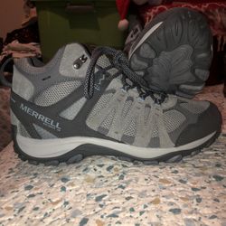 Women’s Merrell Hiking Boots(little Cut)