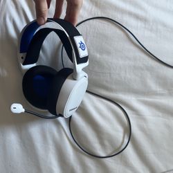 60$ Dollar Steel Series Headphones Originally 150$