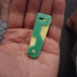 automatic sewing needle threader