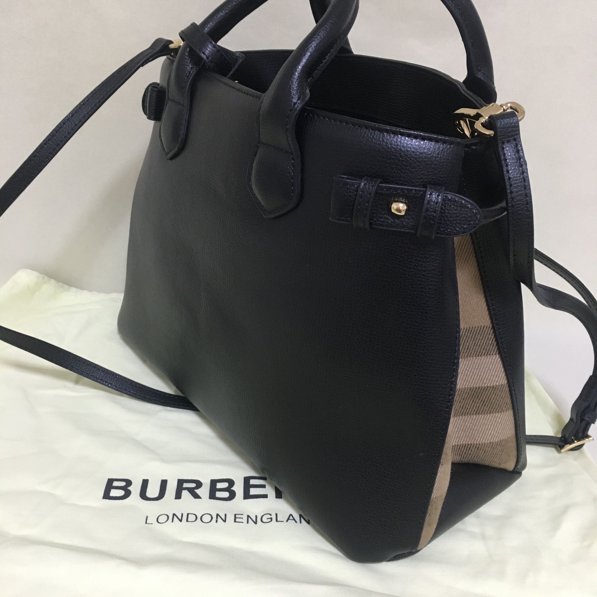 🛍Authentic BURBERRY's of London Leather Speedy 30