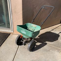Grass Seeds Dispenser 