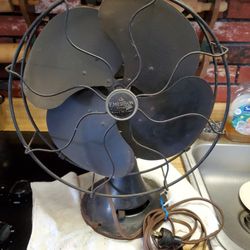 Vintage Emerson Oscillating Desk Fan