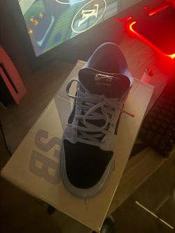 Supreme dunks