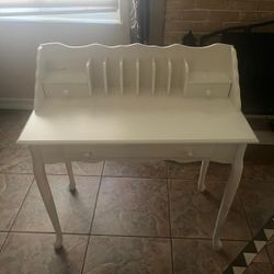 White Vintage Desk