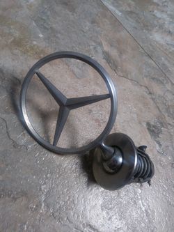 Mercedes hood emblem