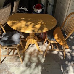 Small Kit Table/2 Chairs 