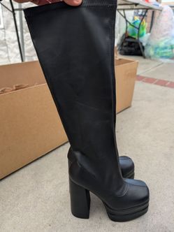 High Boots Women's Size 6.5