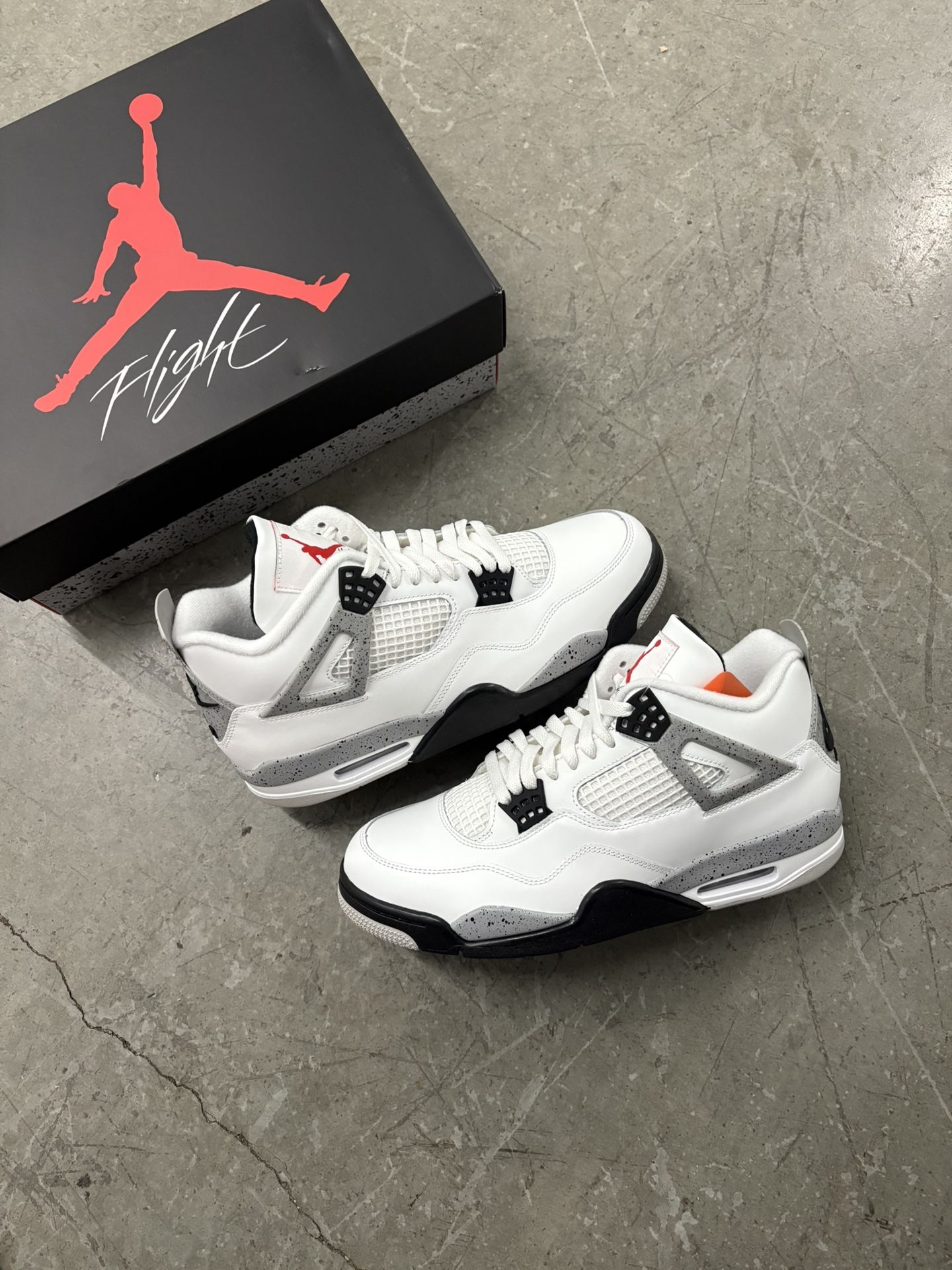 Air Jordan 4 White Cement