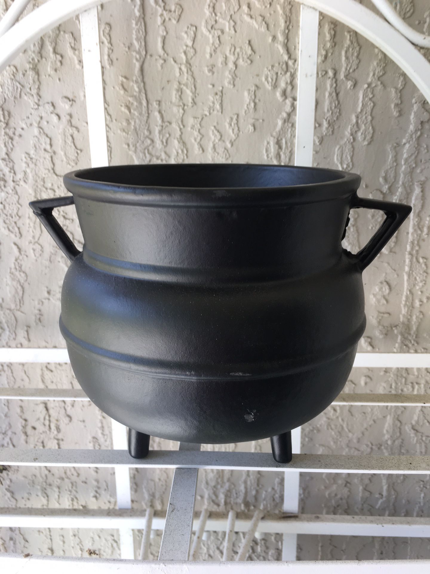 Black Metal Cauldron Pot Planter