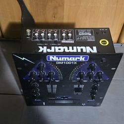 NUMARK DM1001X 2 CHANNEL MIXER $39