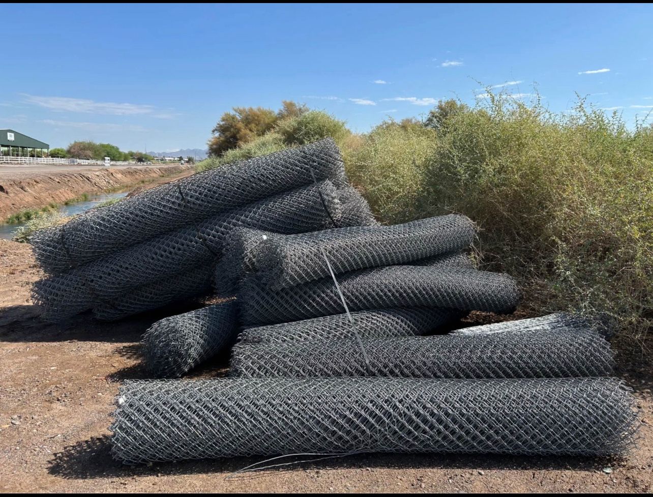 Merchants Metals 10-ft H x 50-ft W 9 - Gauge Galvanized Metal Fence Fabric 2-in -Mesh Size (each)