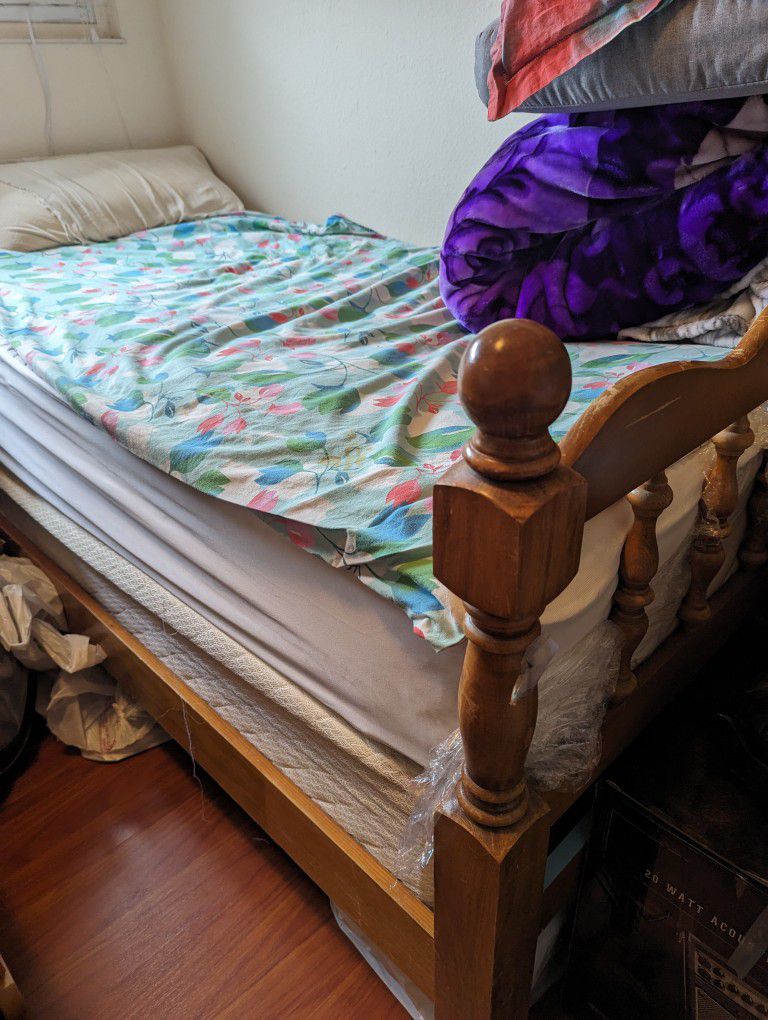 Twin Wooden Bed Frame+Box spring+Mattress - Free delivery in & around Sunnyvale