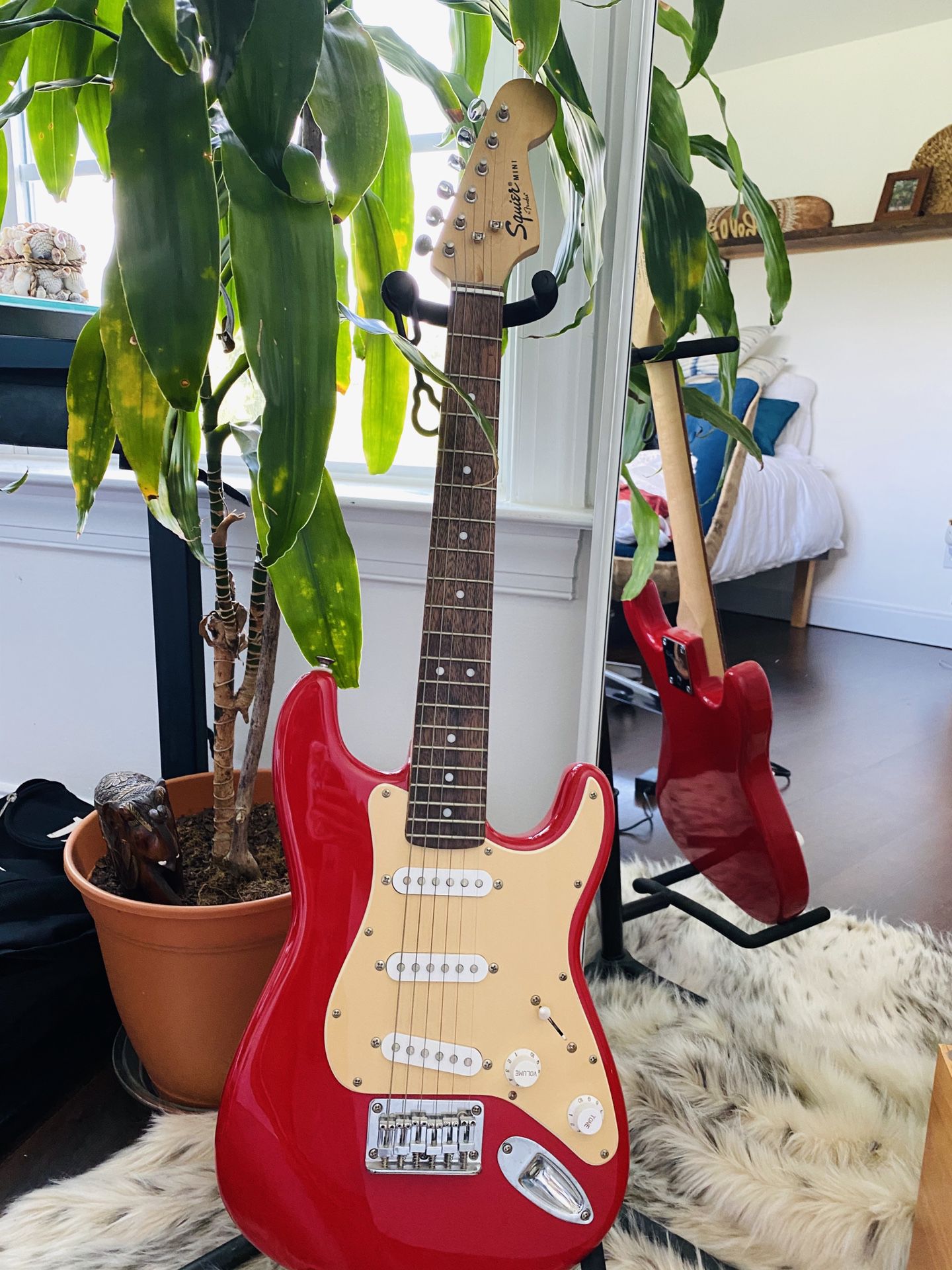 Squier Mini Fender Stratocaster v2 Electric Guitar - Torino Red